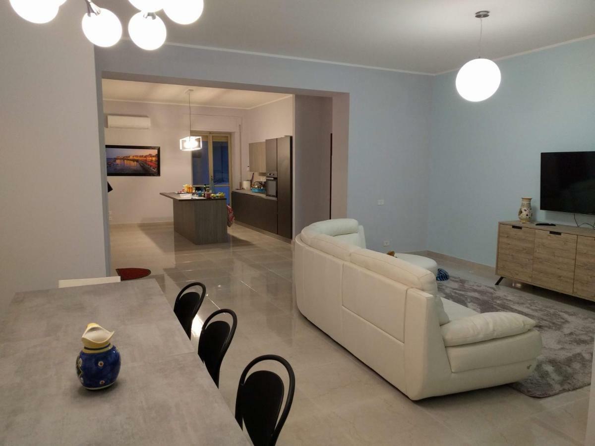 Casa Bella - 3 Baths - Walk To Ortigia Διαμέρισμα Συρακούσες Εξωτερικό φωτογραφία