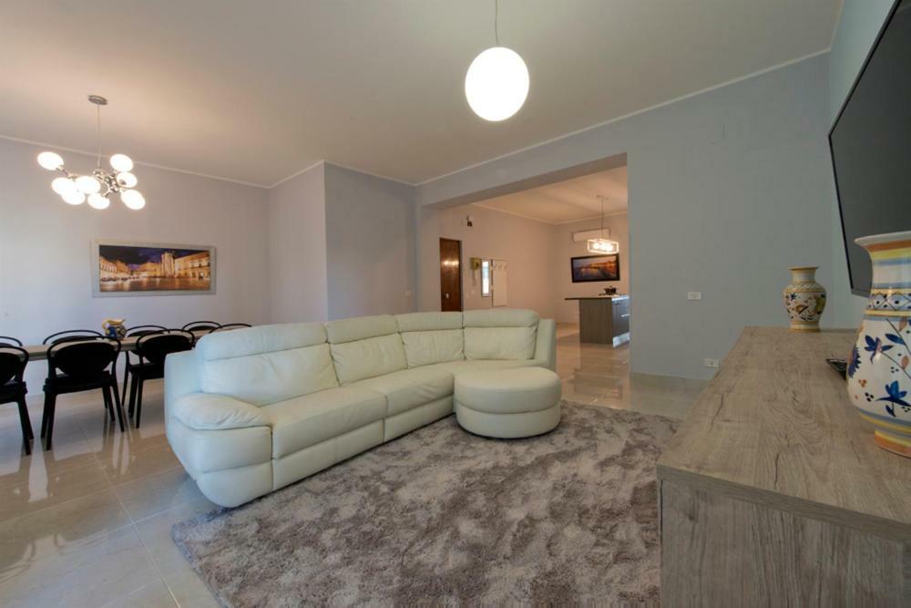 Casa Bella - 3 Baths - Walk To Ortigia Διαμέρισμα Συρακούσες Εξωτερικό φωτογραφία