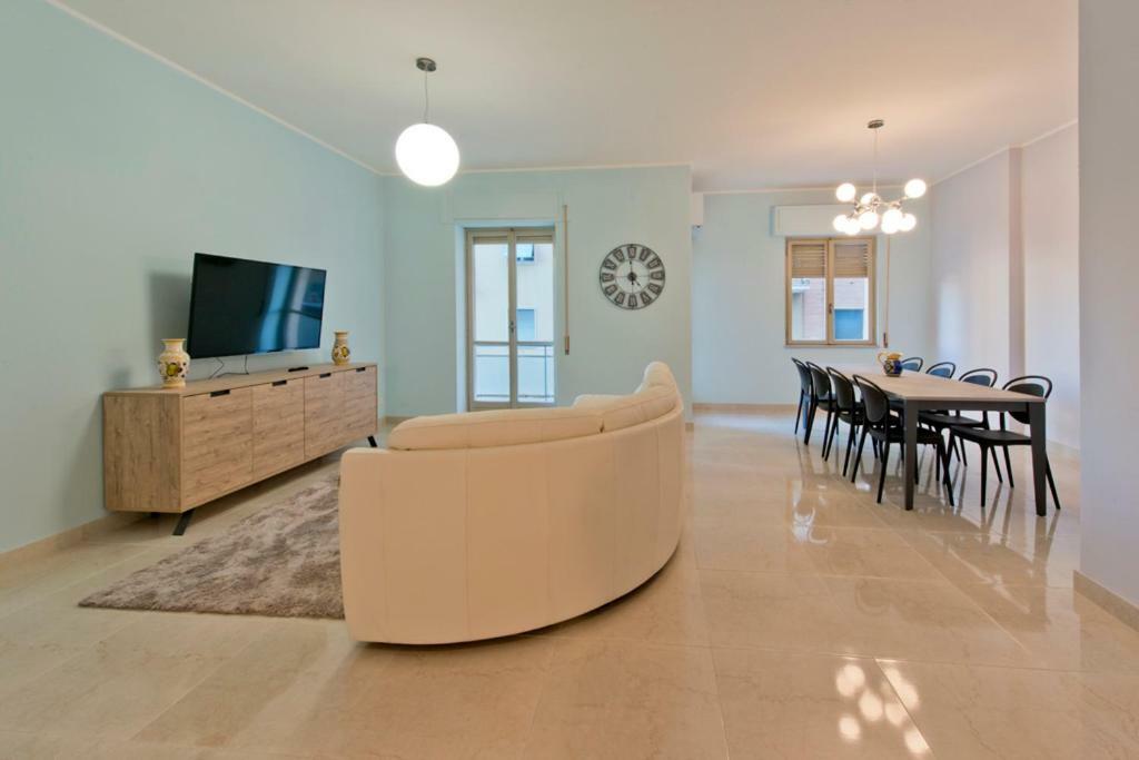 Casa Bella - 3 Baths - Walk To Ortigia Διαμέρισμα Συρακούσες Εξωτερικό φωτογραφία